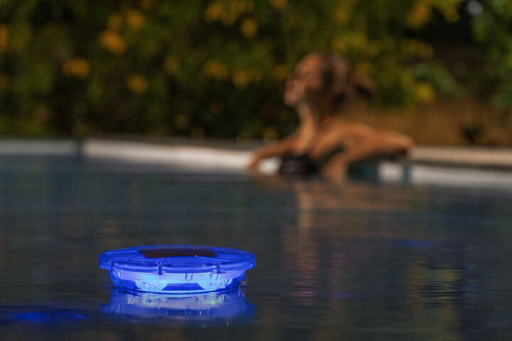 Bestway Dosierschwimmer SolarGlow mit LED-Licht